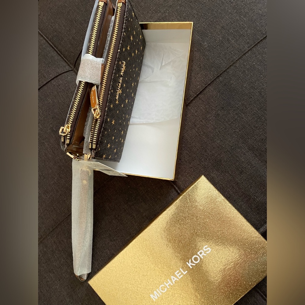 Michael Kors wristlet wallet